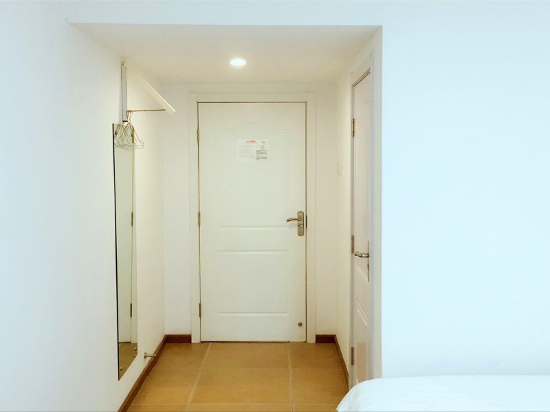 hotelPic