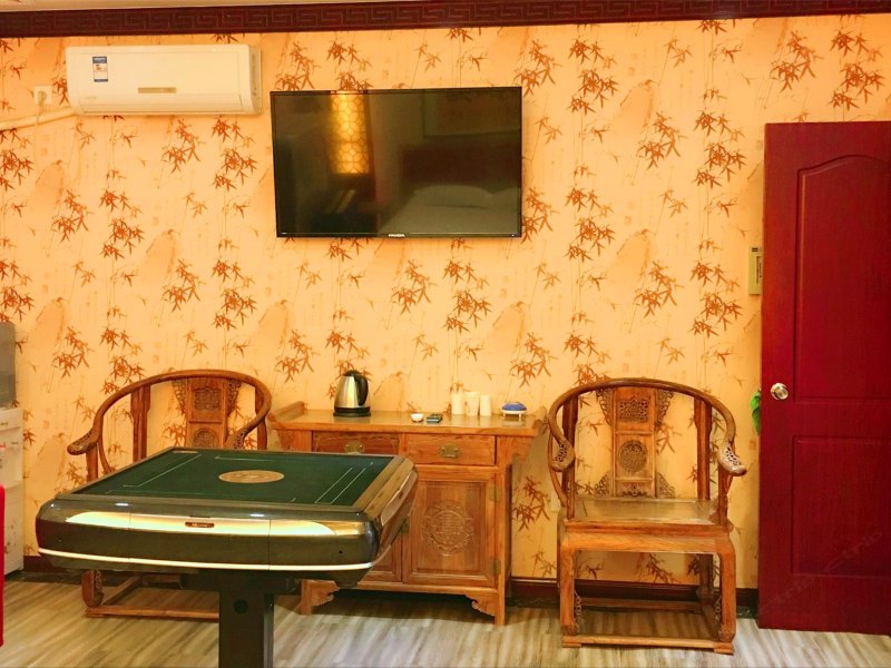 hotelPic