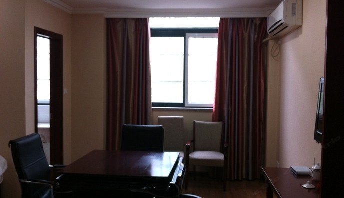 hotelPic