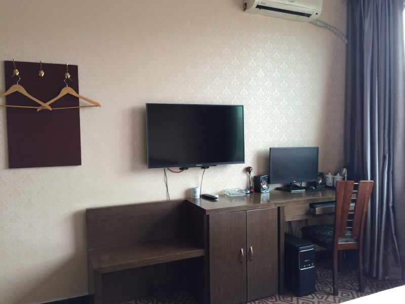 hotelPic