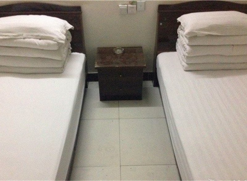 hotelPic