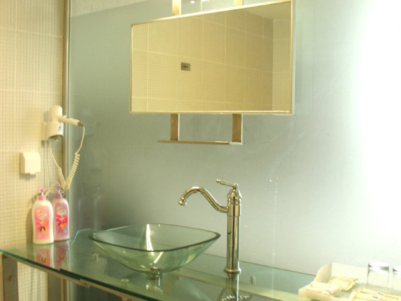 hotelPic