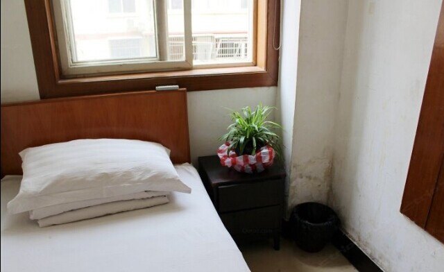 hotelPic