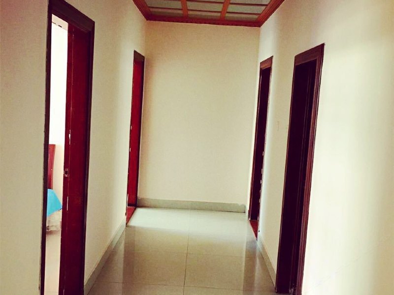 hotelPic