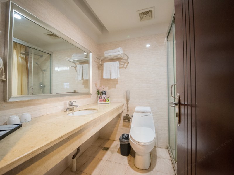 hotelPic