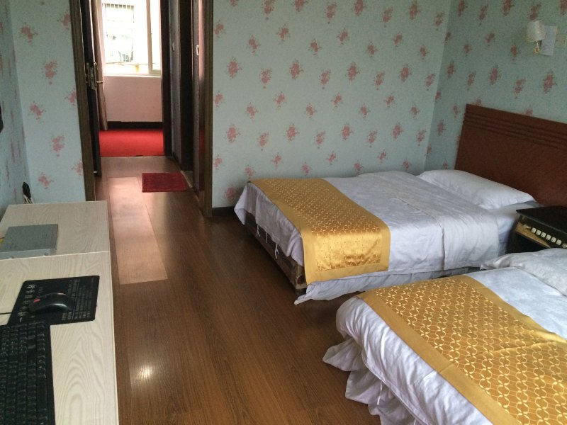 hotelPic