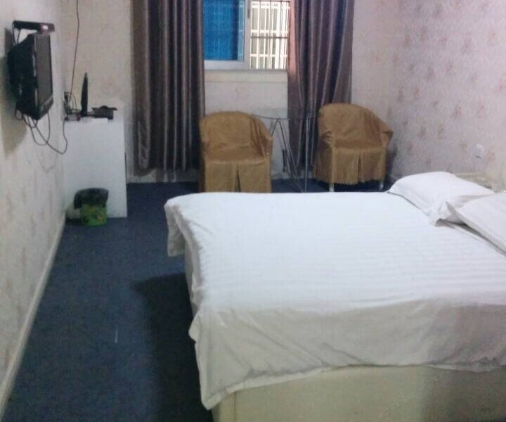 hotelPic