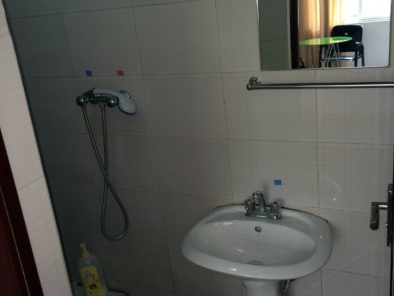 hotelPic