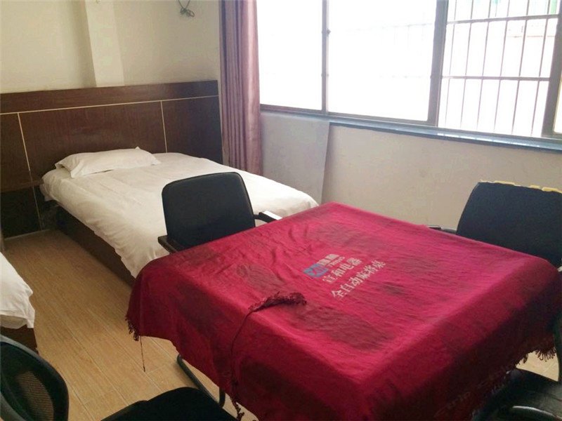 hotelPic