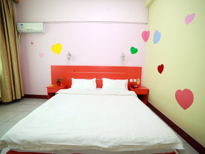 hotelPic