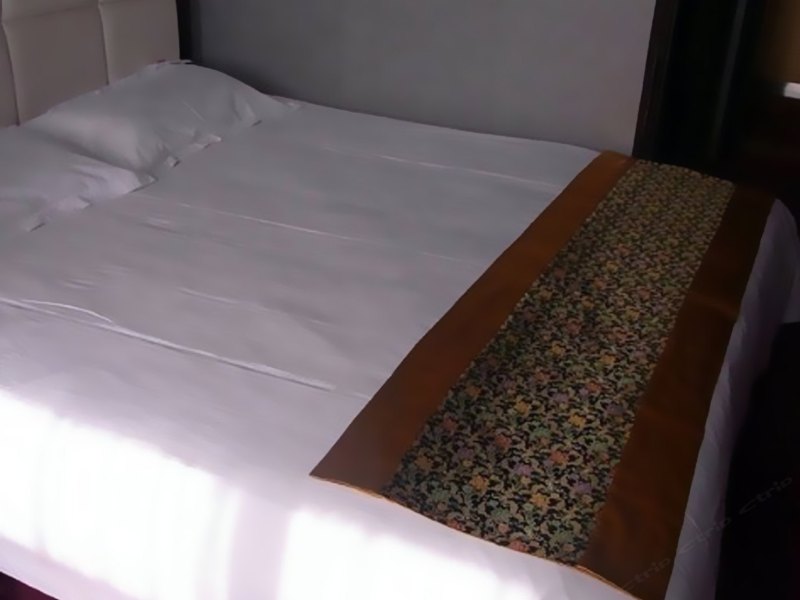 hotelPic