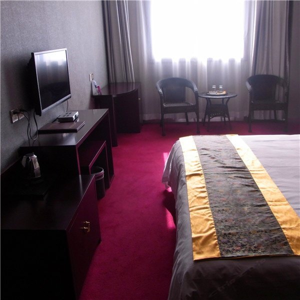 hotelPic