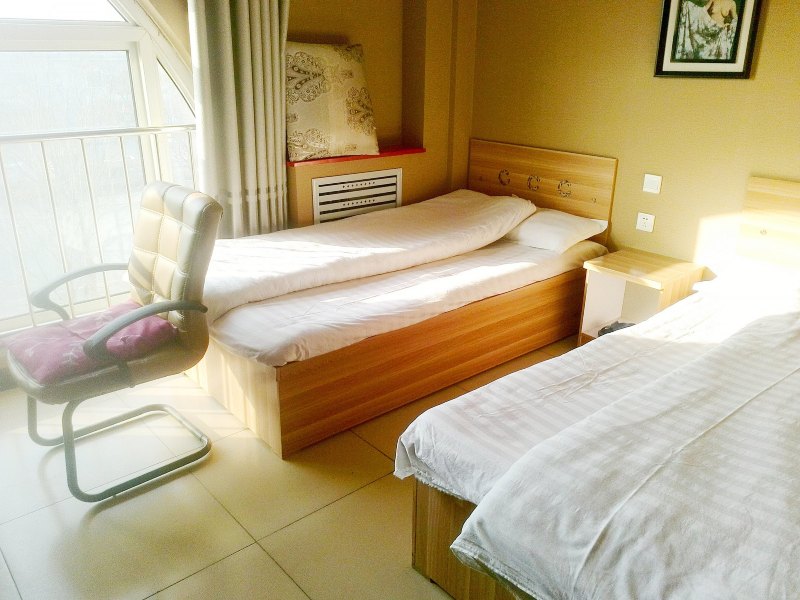 hotelPic