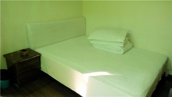 hotelPic