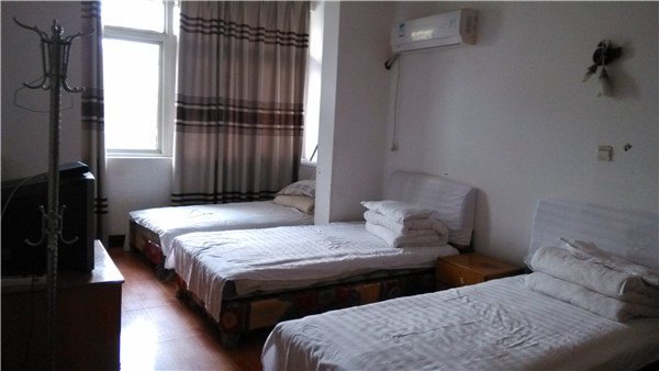 hotelPic