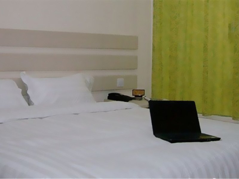 hotelPic