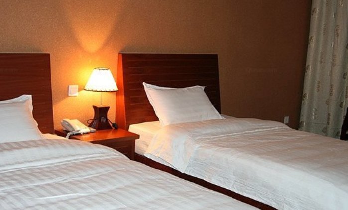 hotelPic