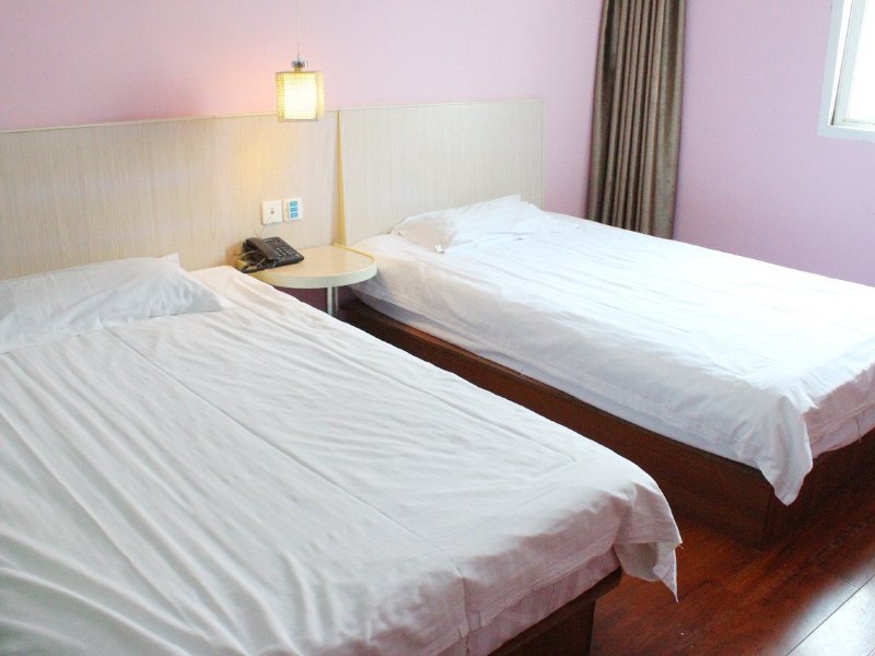 hotelPic