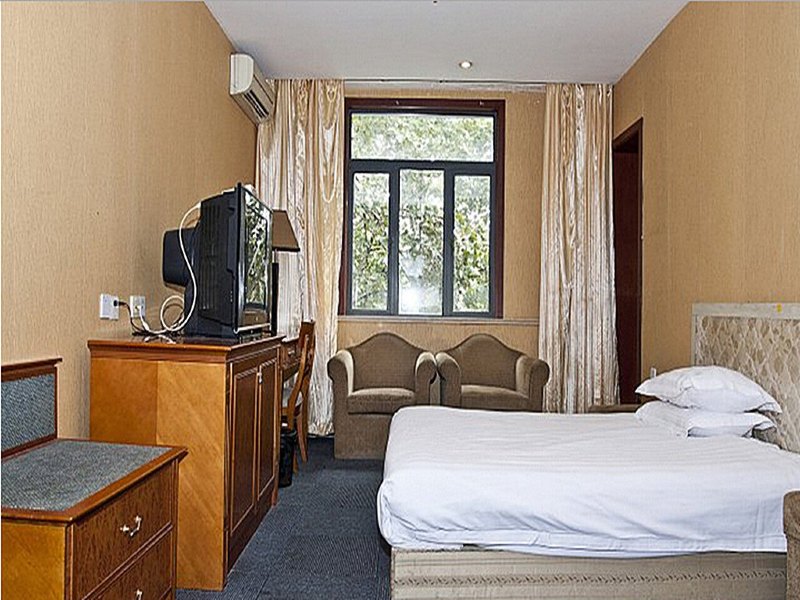 hotelPic