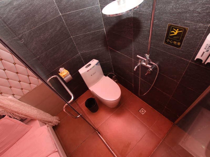 hotelPic