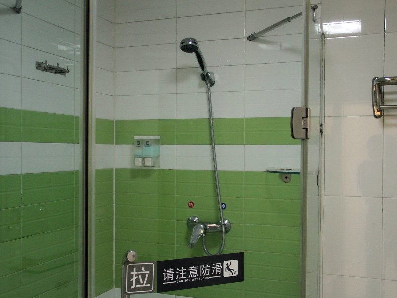 hotelPic