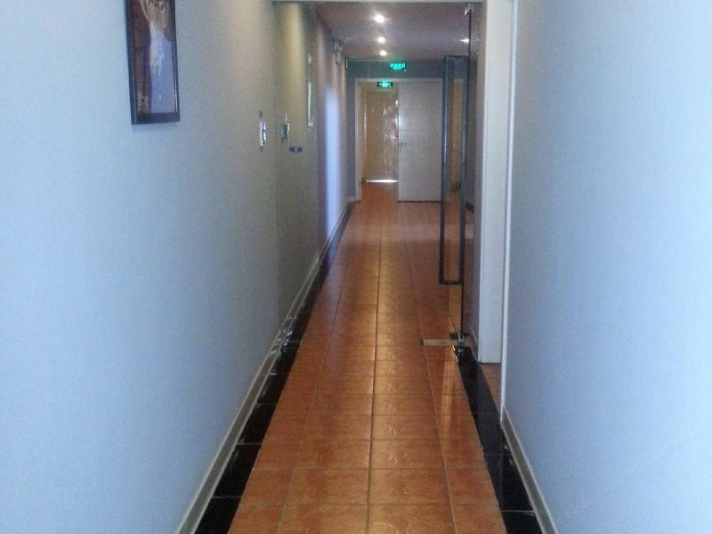 hotelPic