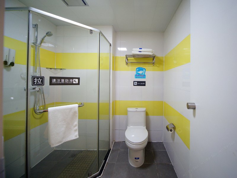 hotelPic