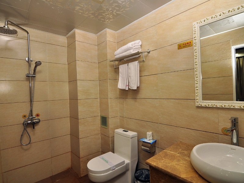 hotelPic
