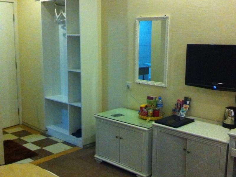 hotelPic