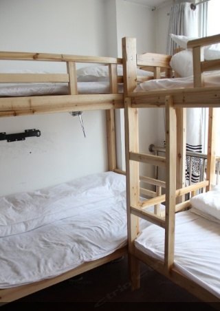 hotelPic