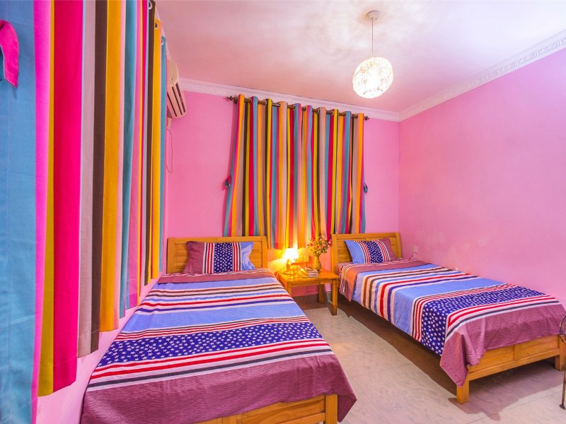 hotelPic