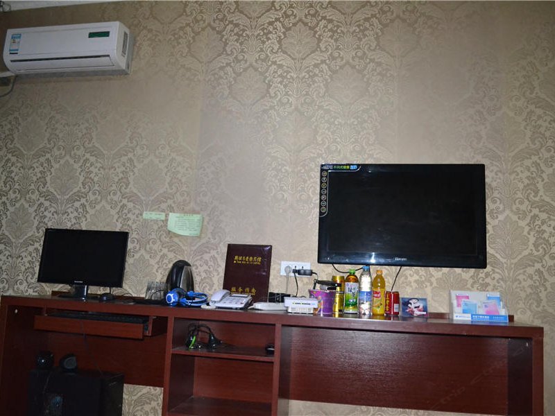 hotelPic