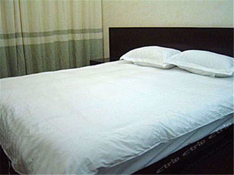 hotelPic