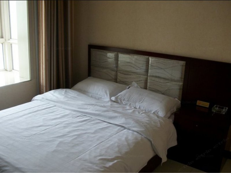 hotelPic
