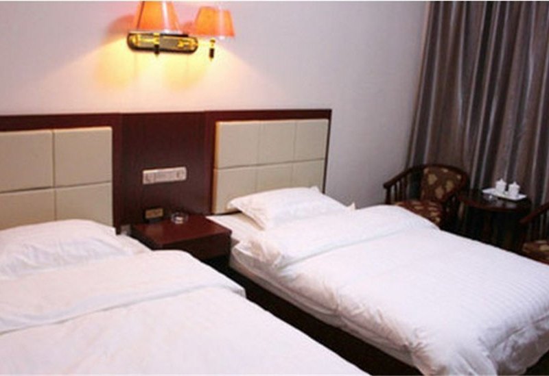 hotelPic