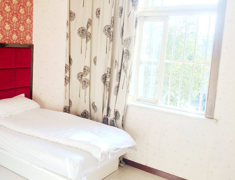 hotelPic