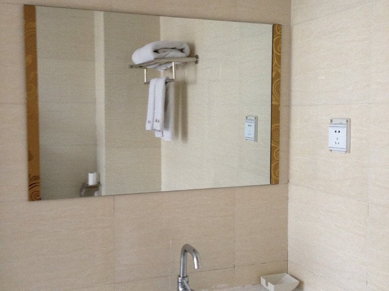 hotelPic