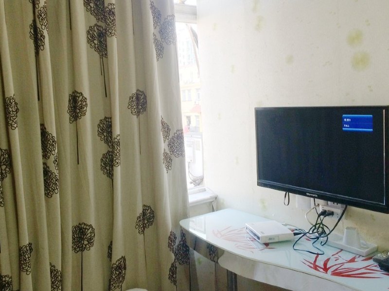 hotelPic