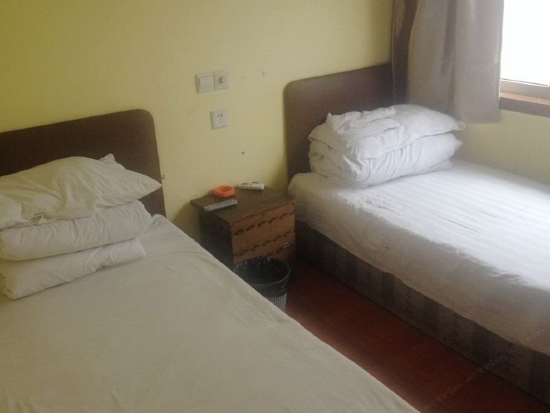 hotelPic