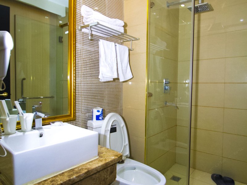 hotelPic