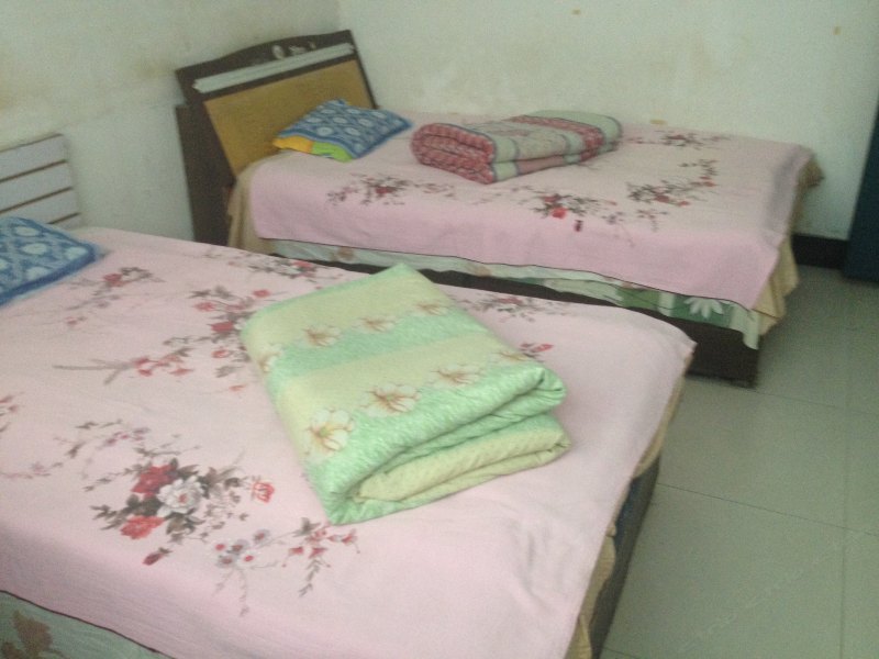 hotelPic