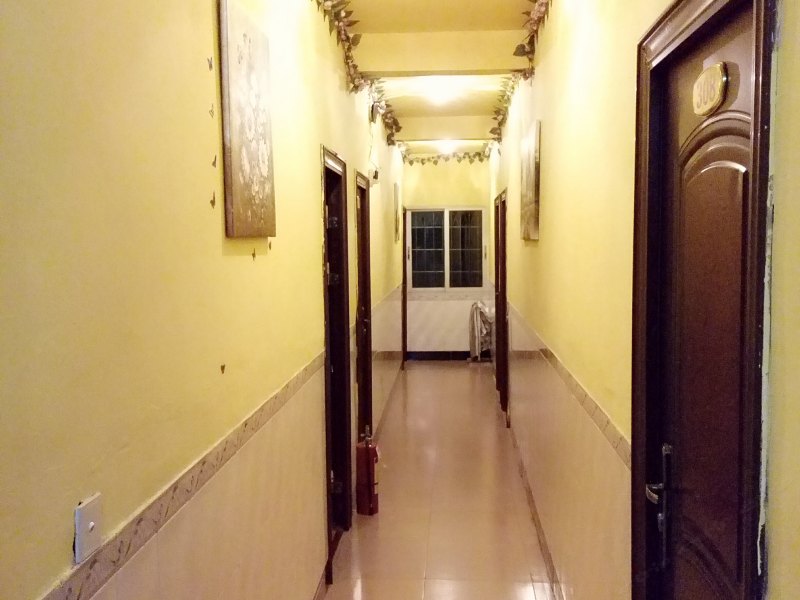 hotelPic