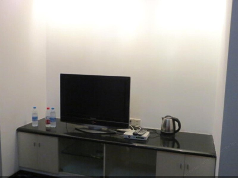 hotelPic
