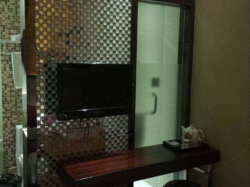 hotelPic