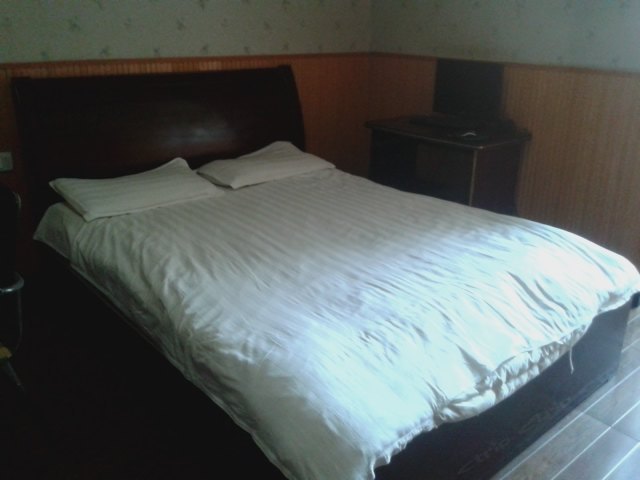 hotelPic