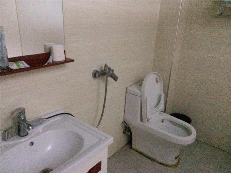 hotelPic
