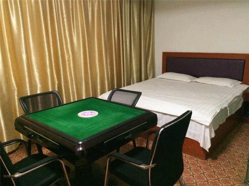 hotelPic