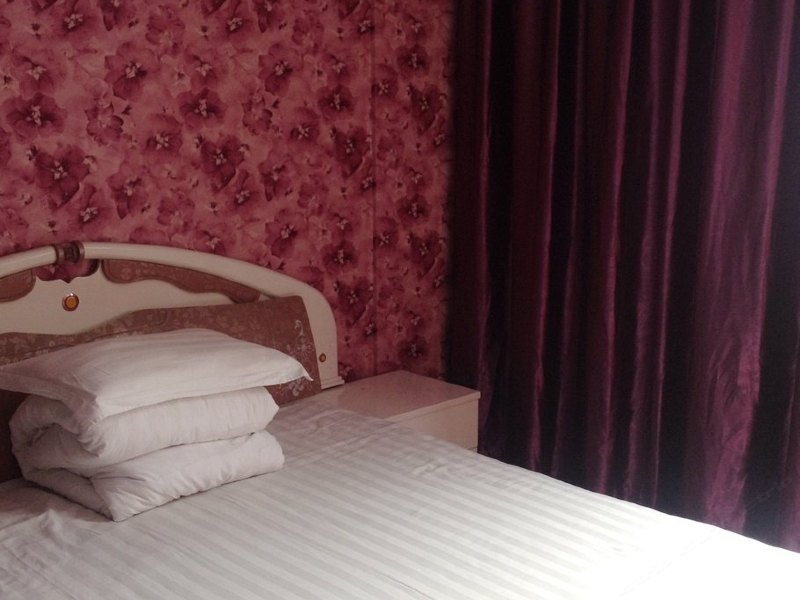hotelPic