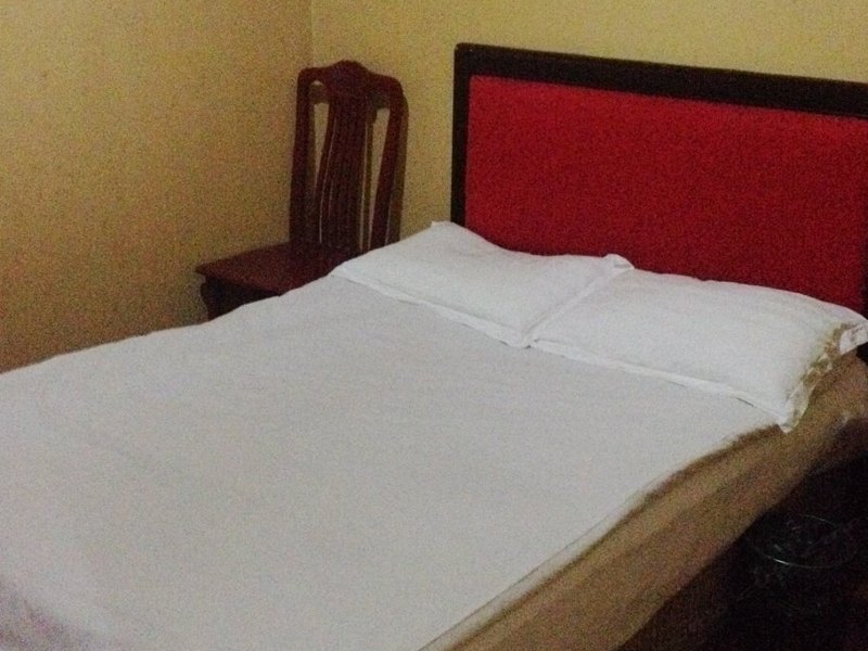 hotelPic