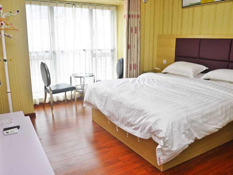 hotelPic